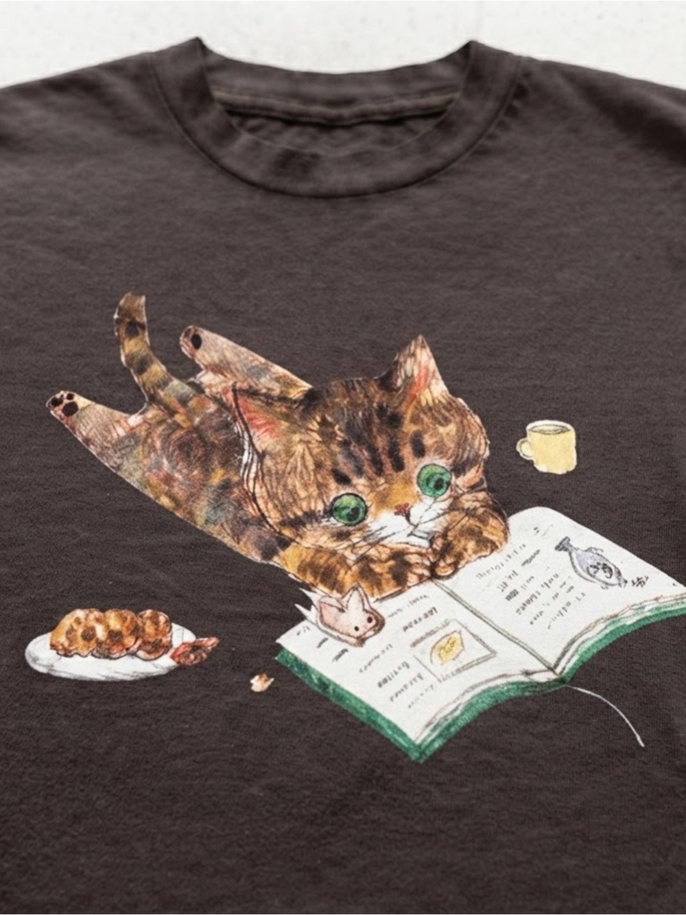 Cozy Cat Reading Book Graphic Gildan T-shirt Cute Cotton Top - Picture 2 of 2